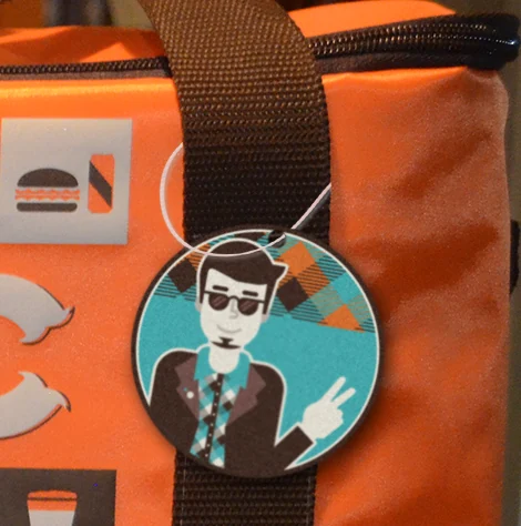 Etiqueta temática em bolsa e growler para presentes de Dia dos Pais.